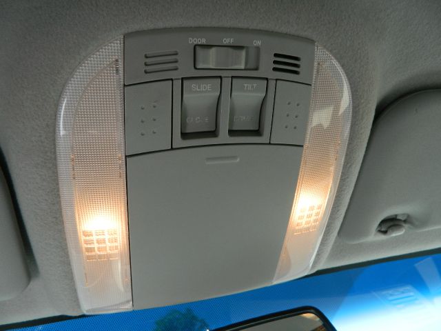 2010 Toyota Corolla 4drx-cablongbox