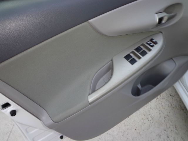 2010 Toyota Corolla Supercab Flareside XL