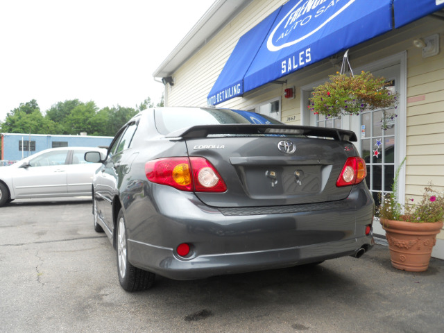 2010 Toyota Corolla Supercab Flareside XL