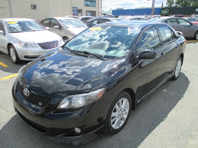 2010 Toyota Corolla 2500 LS 8 Psngr Van