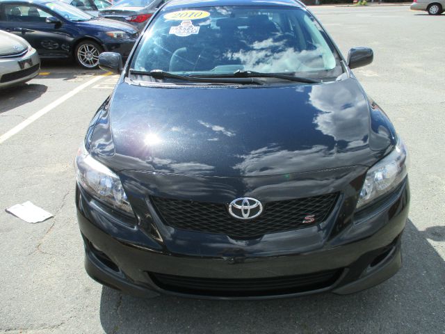 2010 Toyota Corolla 2500 LS 8 Psngr Van