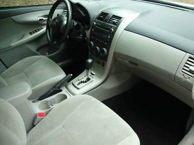 2011 Toyota Corolla Convertible V6 AUTO