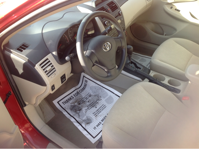 2013 Toyota Corolla FWD 4dr