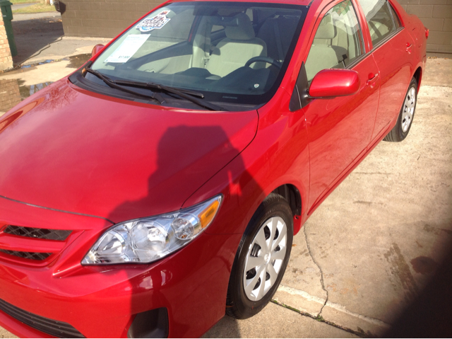 2013 Toyota Corolla FWD 4dr