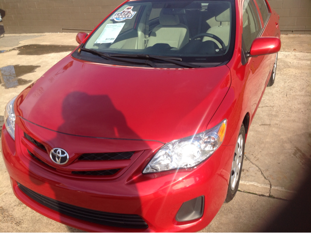 2013 Toyota Corolla FWD 4dr
