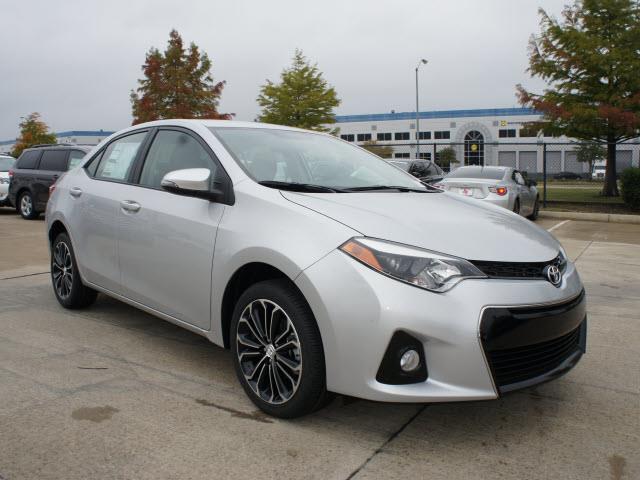 2014 Toyota Corolla 2WD Ext Cab 161.5 WB, 60.4 CA