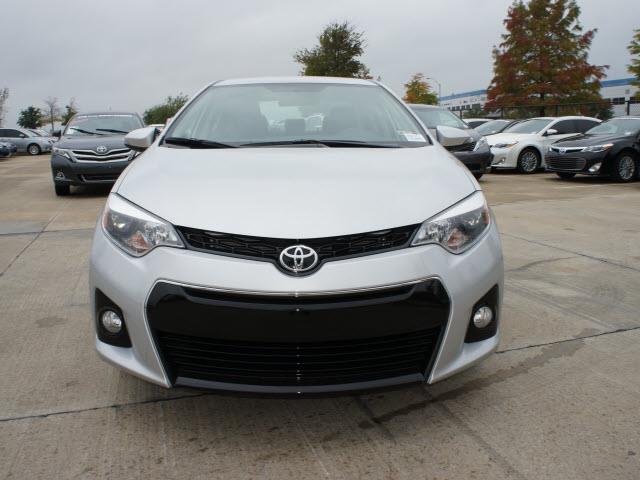 2014 Toyota Corolla 2WD Ext Cab 161.5 WB, 60.4 CA