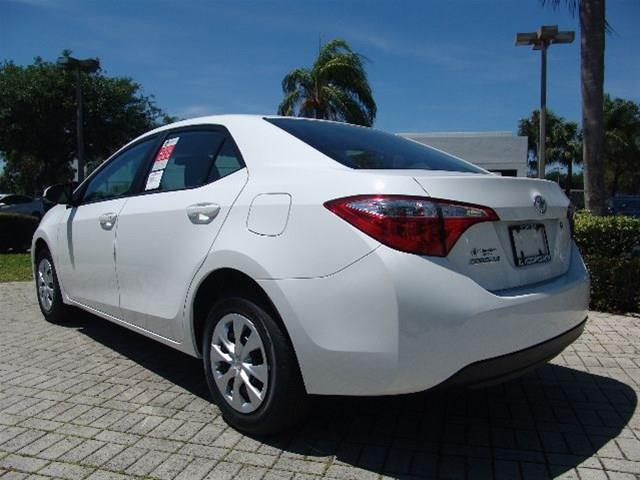 2014 Toyota Corolla ESi