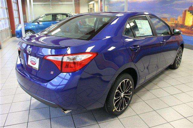 2014 Toyota Corolla AWD - 7 Passenger At Brookvi