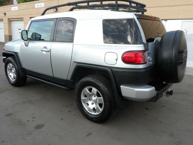 2007 Toyota FJ Cruiser Overland Sport Utility 4D