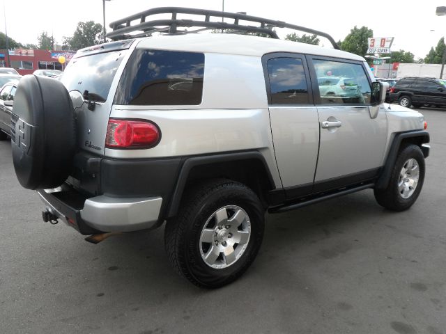 2007 Toyota FJ Cruiser Overland Sport Utility 4D