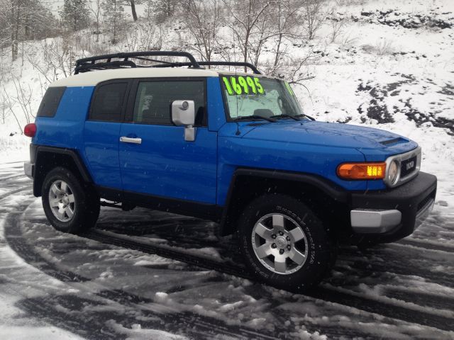 2007 Toyota FJ Cruiser Overland Sport Utility 4D