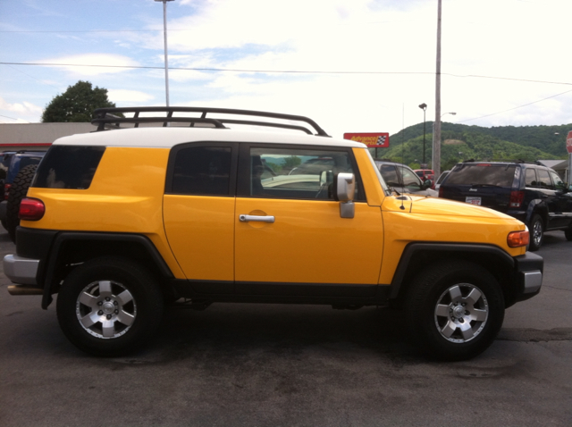 2007 Toyota FJ Cruiser Overland Sport Utility 4D