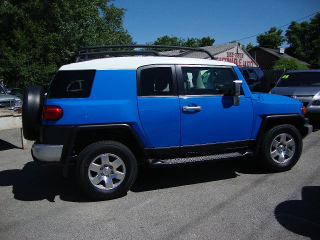 2007 Toyota FJ Cruiser Overland Sport Utility 4D