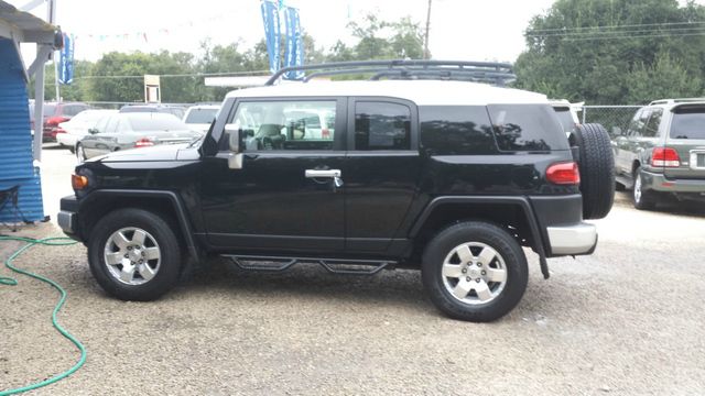 2007 Toyota FJ Cruiser Overland Sport Utility 4D