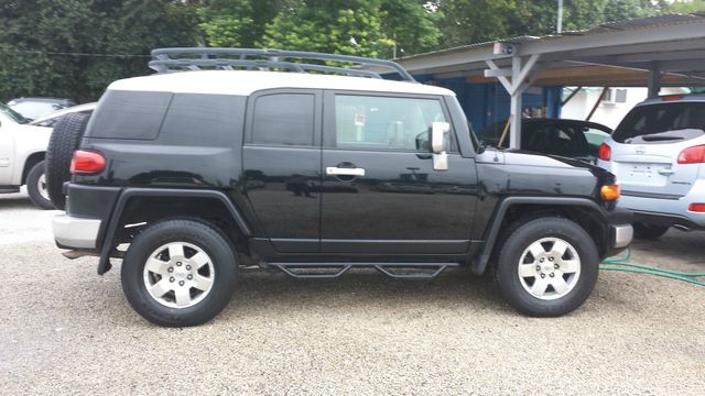 2007 Toyota FJ Cruiser Overland Sport Utility 4D