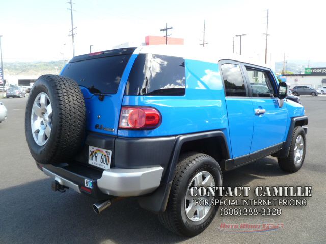 2007 Toyota FJ Cruiser Overland Sport Utility 4D