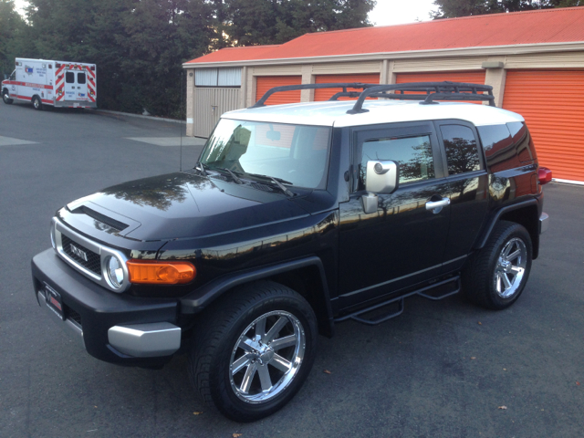2007 Toyota FJ Cruiser Overland Sport Utility 4D