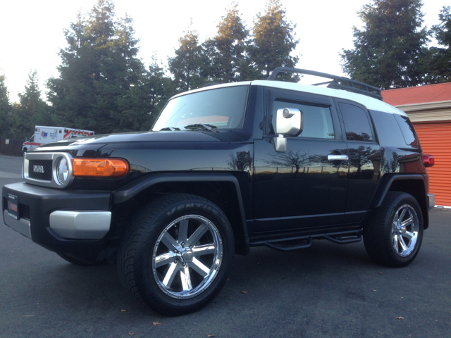 2007 Toyota FJ Cruiser Overland Sport Utility 4D
