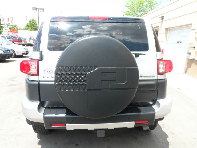 2007 Toyota FJ Cruiser Overland Sport Utility 4D