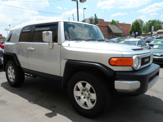 2007 Toyota FJ Cruiser Overland Sport Utility 4D
