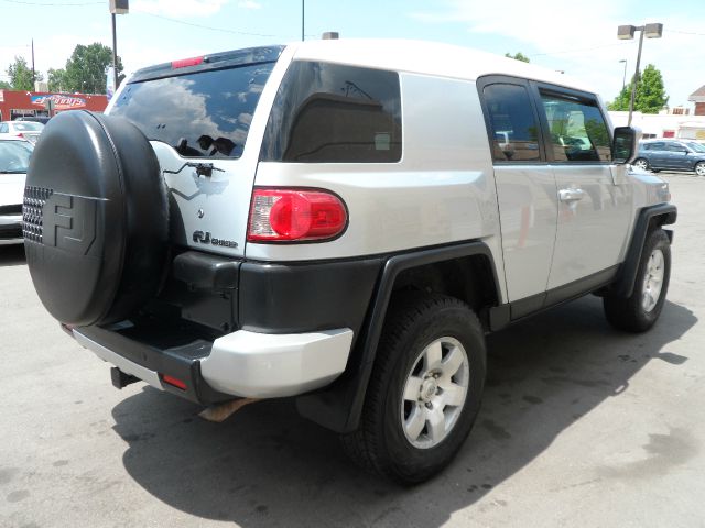 2007 Toyota FJ Cruiser Overland Sport Utility 4D
