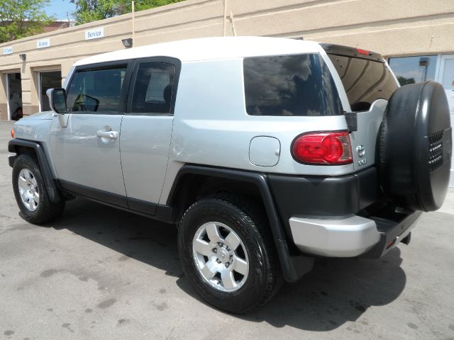 2007 Toyota FJ Cruiser Overland Sport Utility 4D