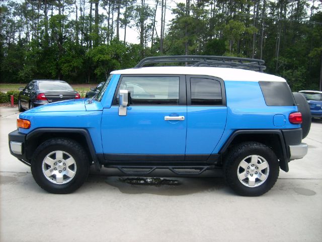 2007 Toyota FJ Cruiser Overland Sport Utility 4D