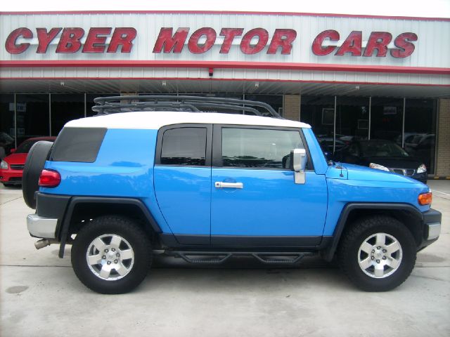 2007 Toyota FJ Cruiser Overland Sport Utility 4D