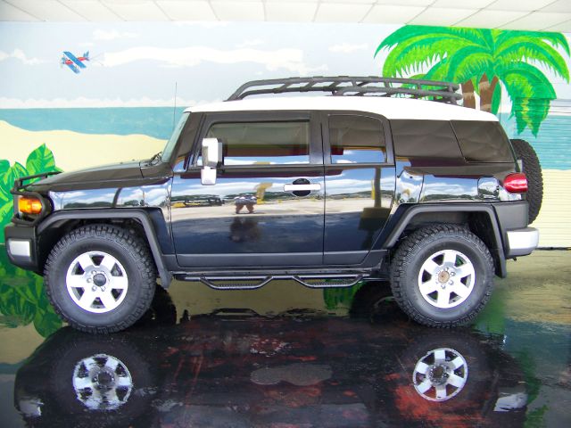 2007 Toyota FJ Cruiser Overland Sport Utility 4D
