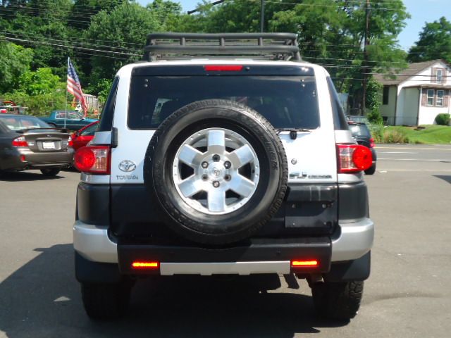 2007 Toyota FJ Cruiser Overland Sport Utility 4D