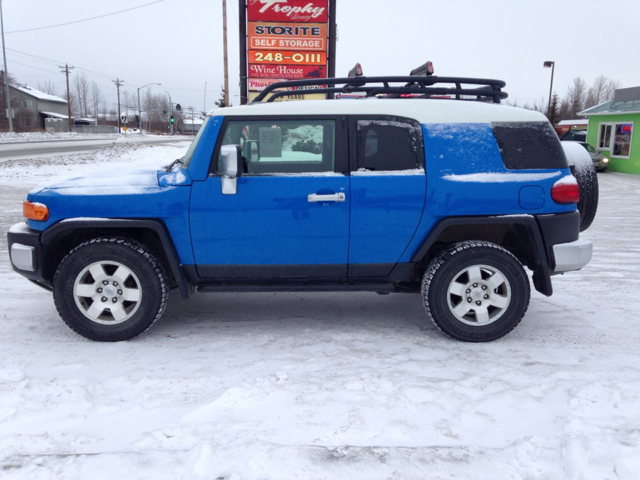 2007 Toyota FJ Cruiser AWD W/nav, Leather, 3rd Rowsunroof
