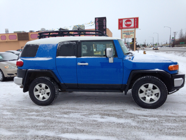 2007 Toyota FJ Cruiser AWD W/nav, Leather, 3rd Rowsunroof