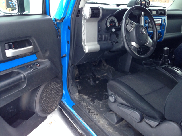 2007 Toyota FJ Cruiser AWD W/nav, Leather, 3rd Rowsunroof