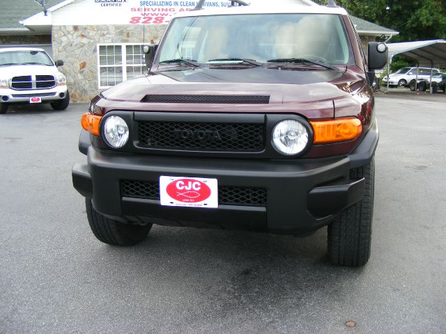 2007 Toyota FJ Cruiser Overland Sport Utility 4D