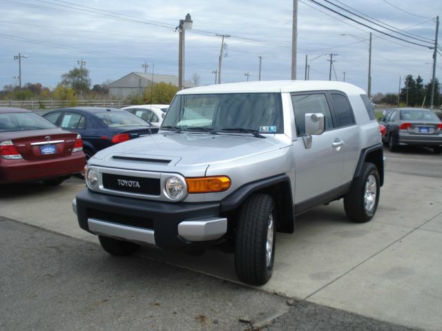 2007 Toyota FJ Cruiser Overland Sport Utility 4D