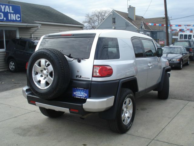 2007 Toyota FJ Cruiser Overland Sport Utility 4D