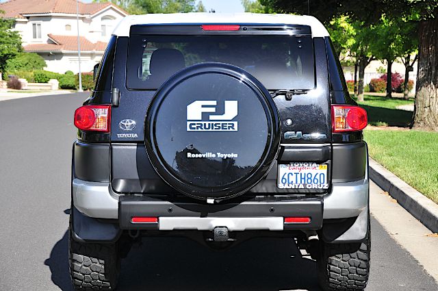 2008 Toyota FJ Cruiser T6 AWD 7-passenger Leather Moonroof