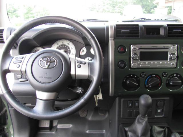 2011 Toyota FJ Cruiser Limited - 4X4 Quadra Drive