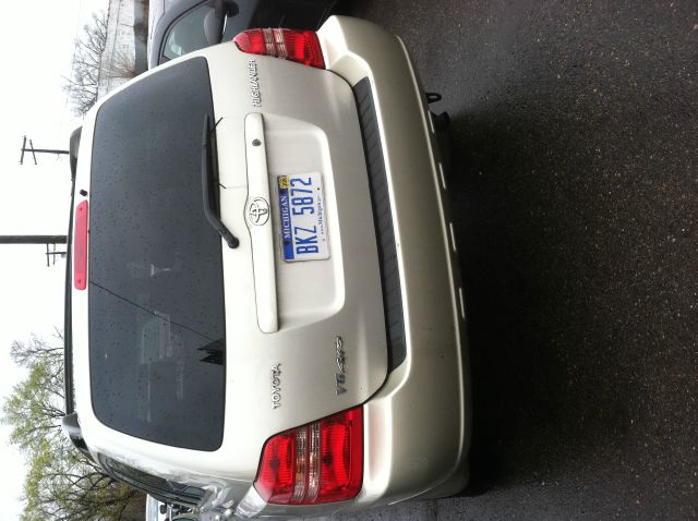 2003 Toyota Highlander I-290 S