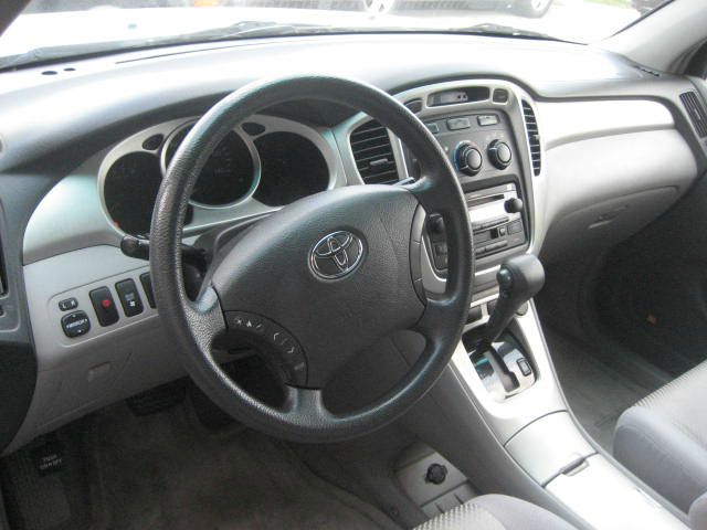 2004 Toyota Highlander QUAD CAB W