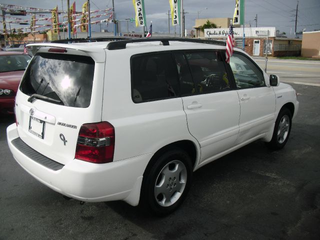 2004 Toyota Highlander QUAD CAB W