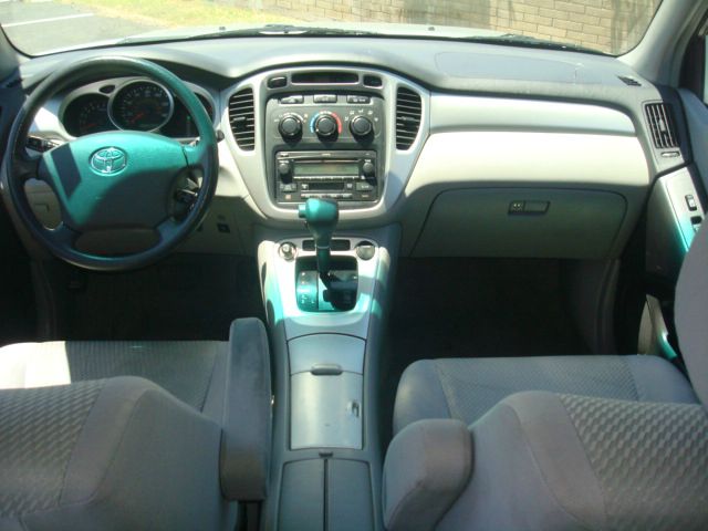 2004 Toyota Highlander 2.4T Premium