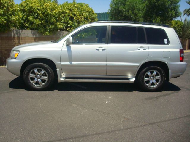 2004 Toyota Highlander 2.4T Premium