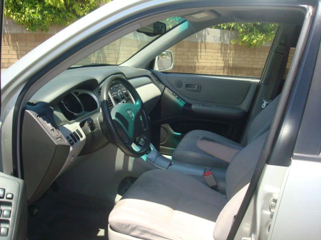 2004 Toyota Highlander 2.4T Premium