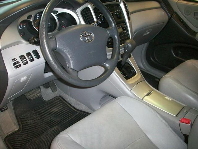 2004 Toyota Highlander MOON Roof, Finance From 3.9