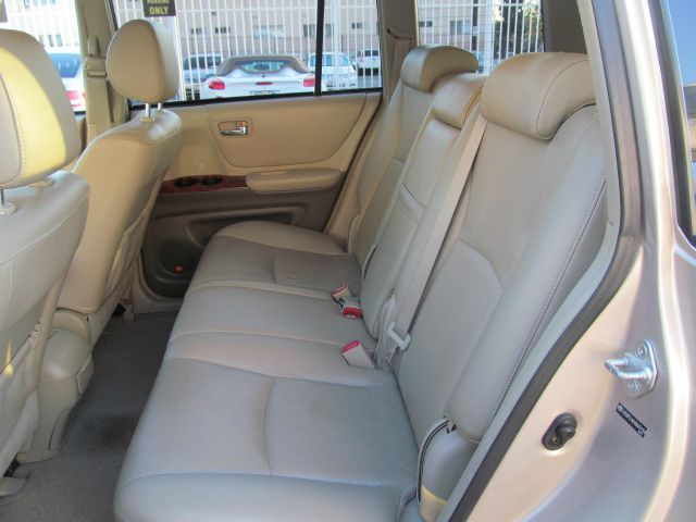 2004 Toyota Highlander QUAD CAB W