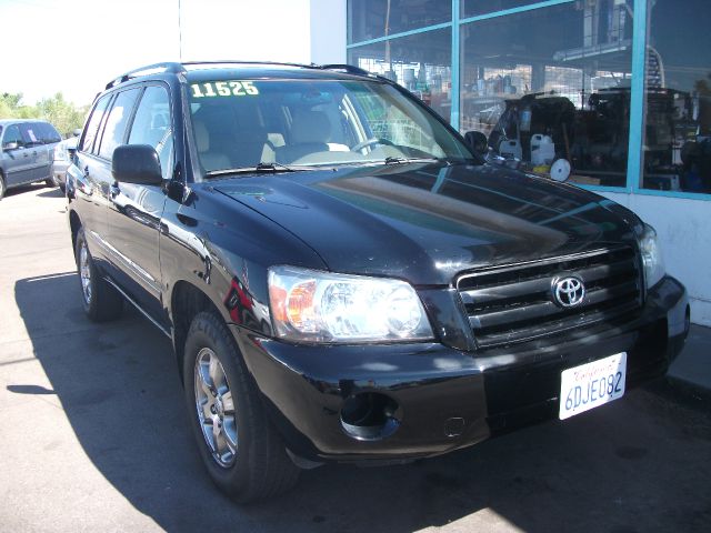 2005 Toyota Highlander Base, AWD, Loaded, Clean