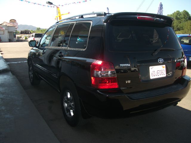 2005 Toyota Highlander Base, AWD, Loaded, Clean