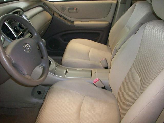 2005 Toyota Highlander Base